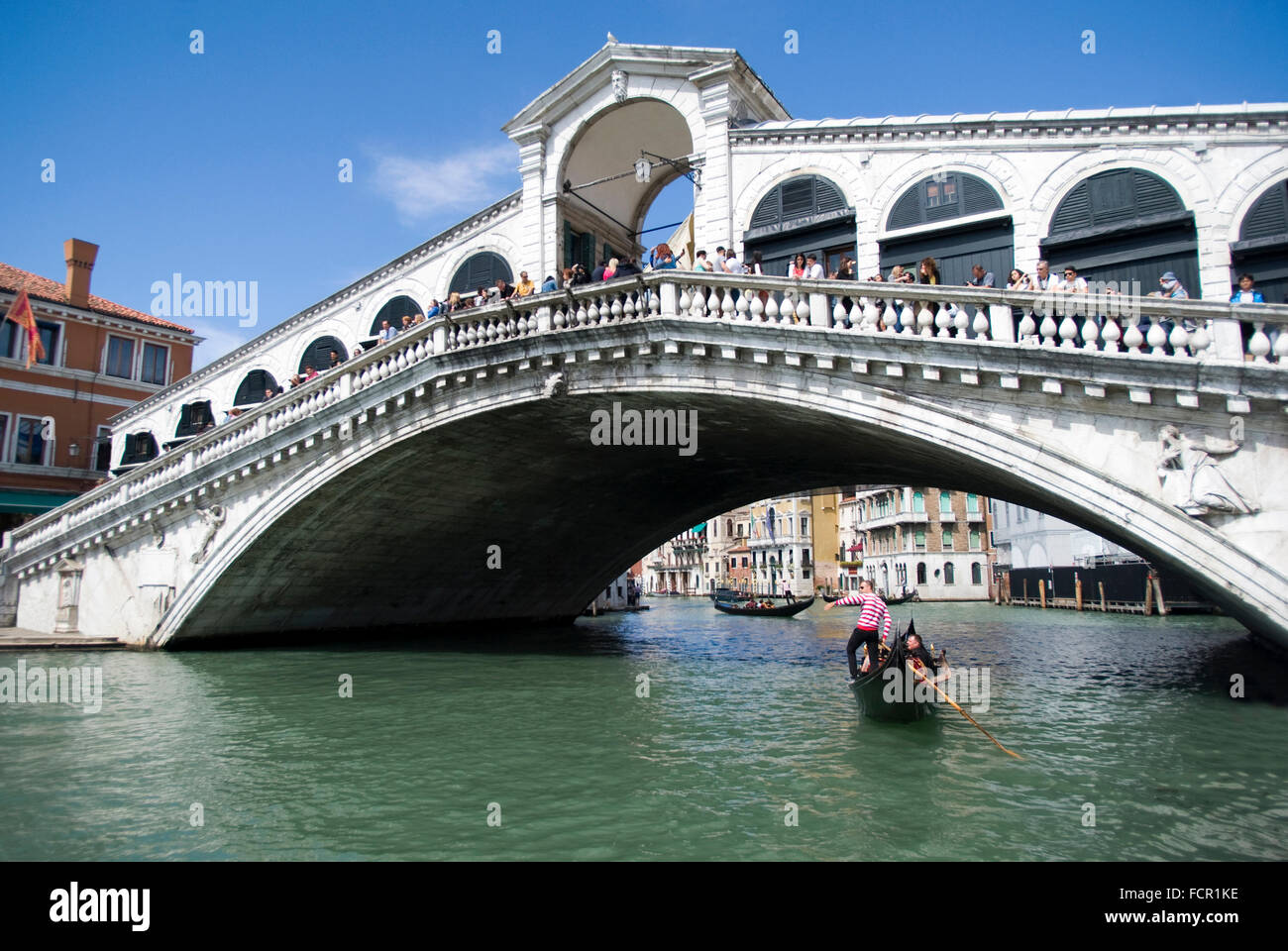 Venice - view of the famous Rialto bridge Stock Photo - Alamy