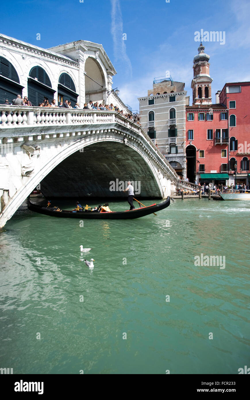 Venice - view of the famous Rialto bridge Stock Photo - Alamy