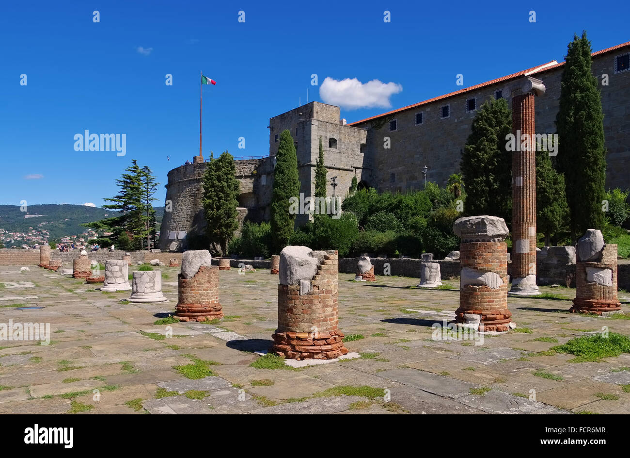 Triest in Italien, Burg und Forum - Trieste in Italy, the castle and roman forum Stock Photo