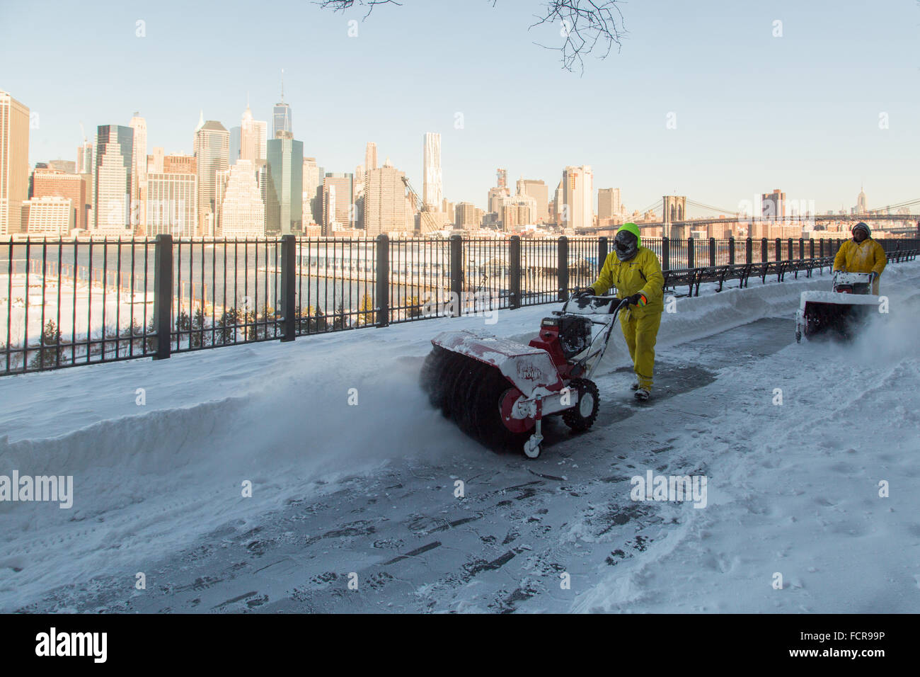 Winter storm Jonas burries New York recorded as the second biggest Snow ...