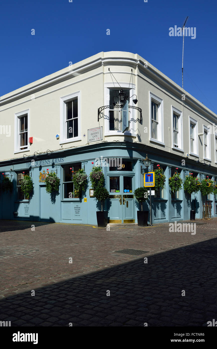The Queen's Arms, Queens's Gate Mews, Royal Borough of Kensington and Chelsea, London SW7, United Kingdom Stock Photo