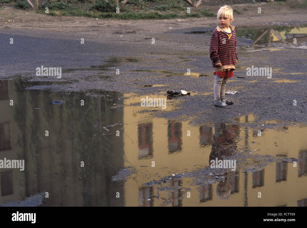 DEU, Germany, Berlin, child in the town district Kreuzberg.  DEU, Deutschland, Berlin, Kind in Kreuzberg. Stock Photo