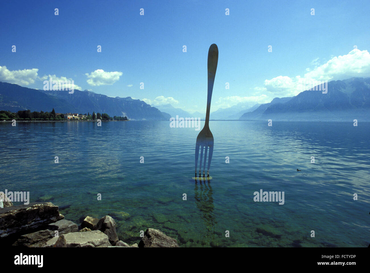 CHE, Switzerland, Vevey at Lake Geneva, sculpture of a fork at the lake shore.  CHE, Schweiz, Vevey am Genfer See,  Gabel-Skulpt Stock Photo
