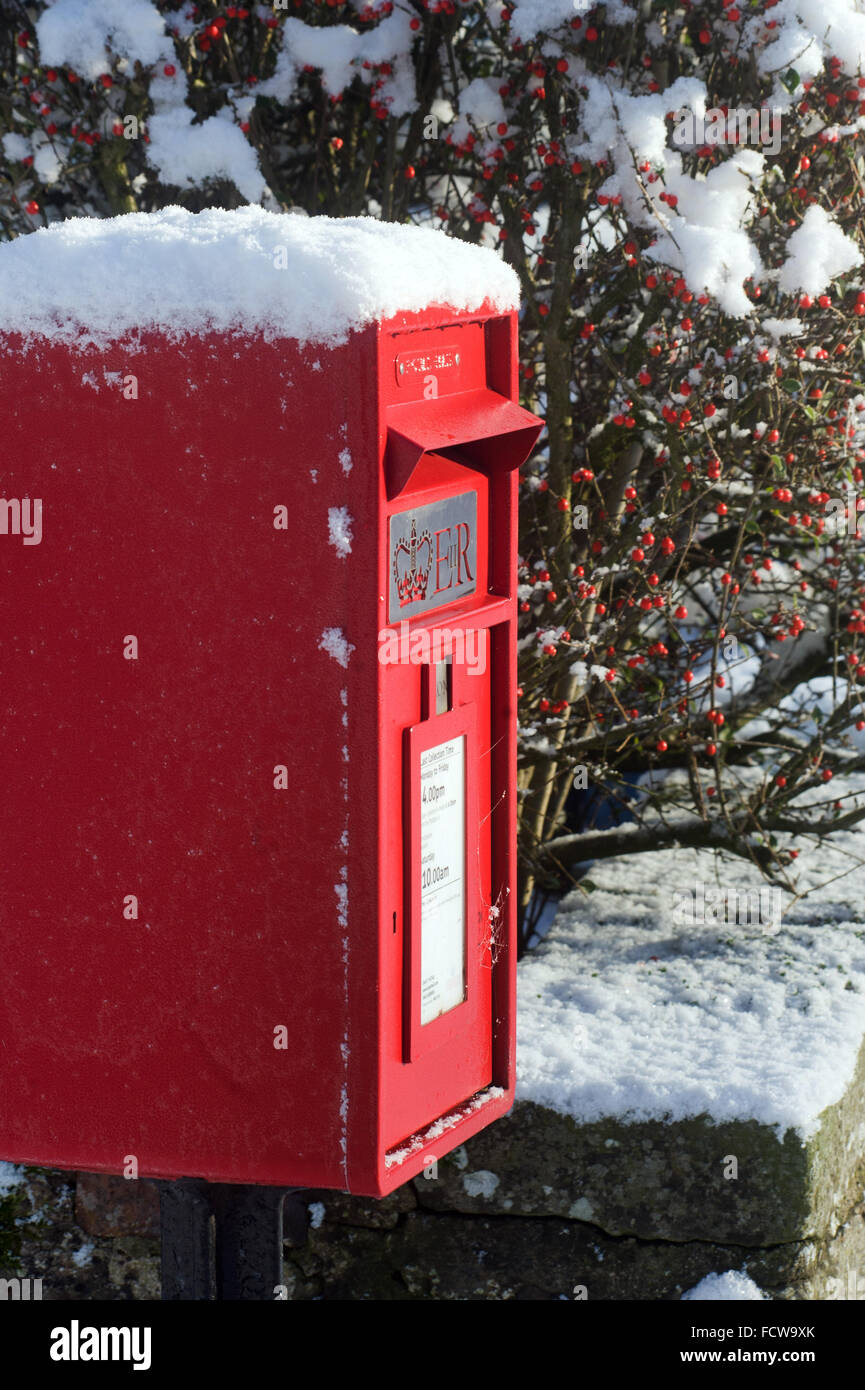 Postbox And Snow And Uk High Resolution Stock Photography and Images ...
