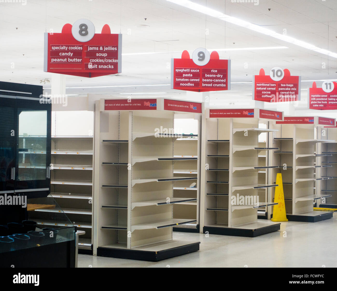 Empty Shelves In Closed Grocery Store In Brooklyn Nyc FCWFYC 