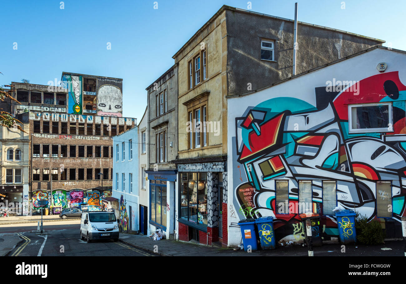 Colourful street art bristol uk hi-res stock photography and images - Alamy