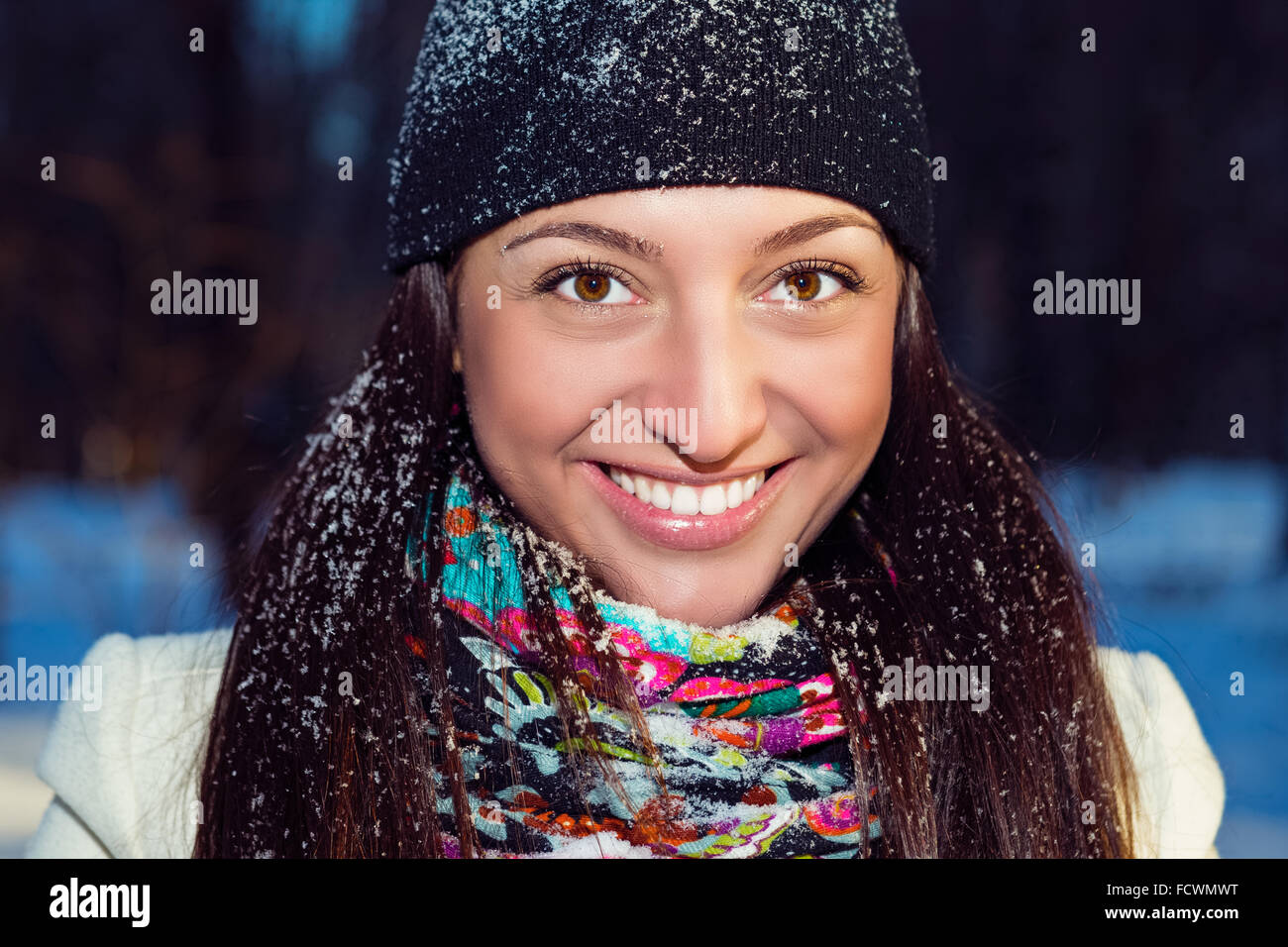 Winter portrait of a beautiful young woman Stock Photo - Alamy