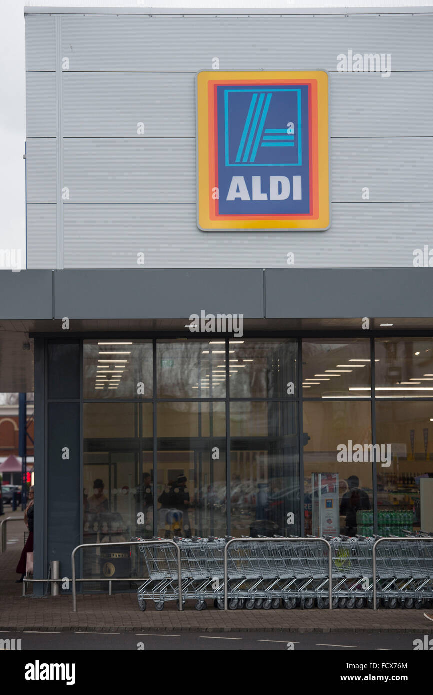 Aldi budget supermarket store retail food shop Stock Photo Alamy
