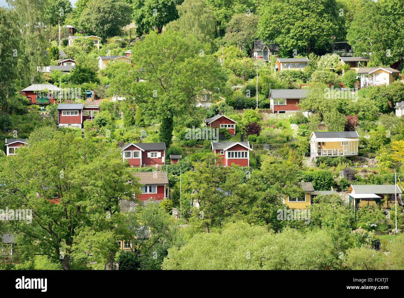 House and summer hi-res stock photography and images - Alamy