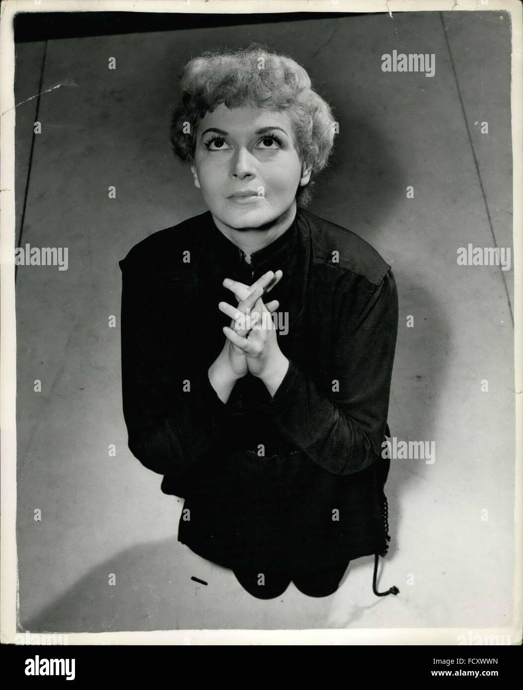 1959 - Eva Bartok appears on television in scene from ''St. Joan''; Hungarian born screen star Eva Bartok made her television debut last evening in a scene from ''St. Joan''. She appeared in Henry Caldwell's new Limelight show. Photo shows Eva Bartok seen during her performance as St. Joan on Television last evening. © Keystone Pictures USA/ZUMAPRESS.com/Alamy Live News Stock Photo