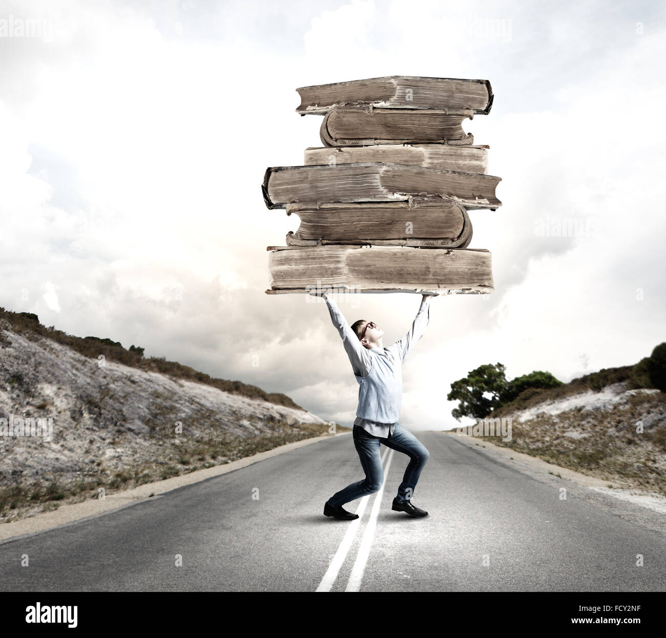 книга огромная сила. книга волшебный мир. человек за книгой. книга огромная сила. книга волшебный мир.