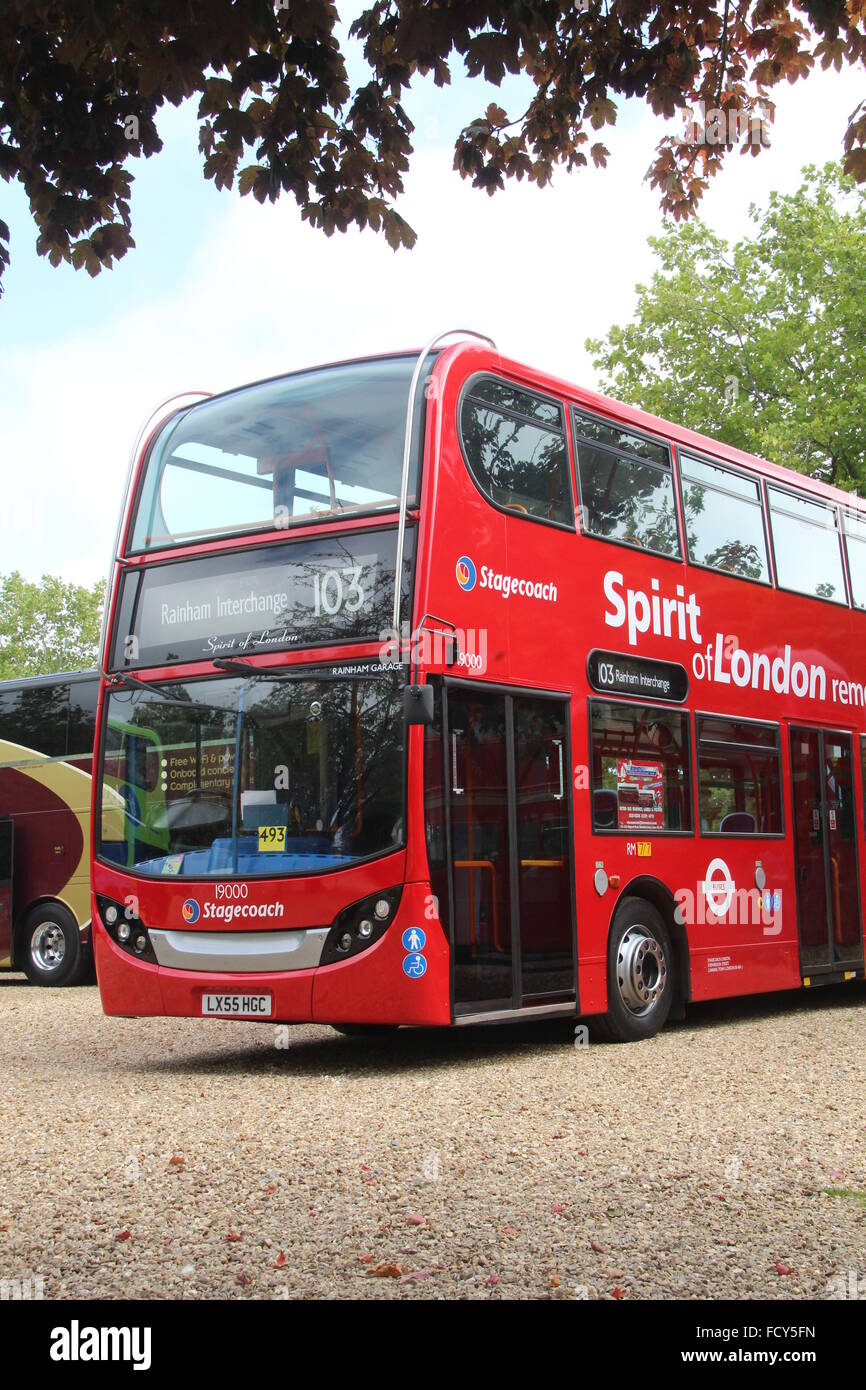 ADL ALEXANDER DENNIS ENVIRO 400 BUS NAMED SPIRIT OF LONDON AND OWNED BY STAGECOACH Stock Photo
