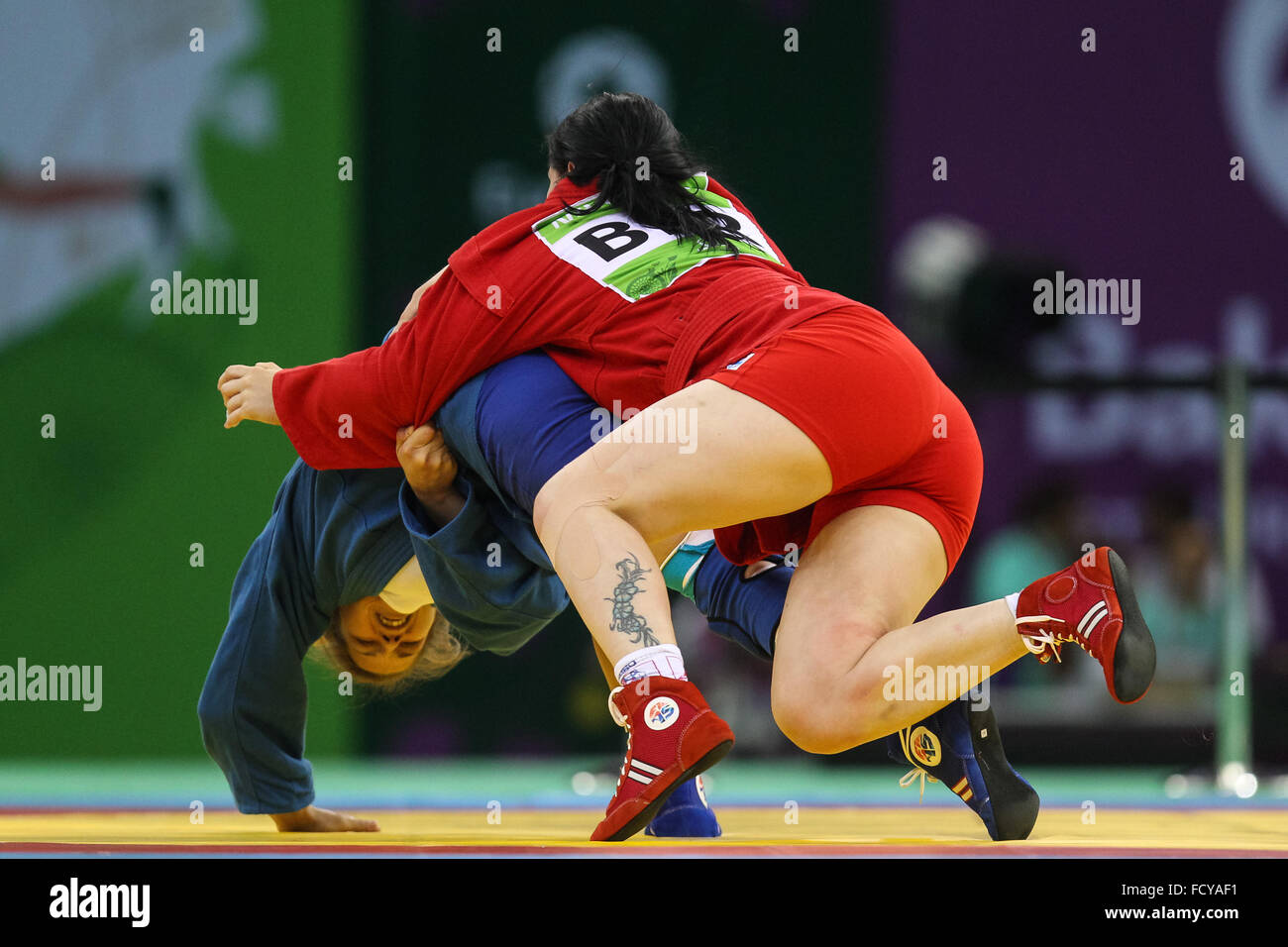 Volha Namazava (BLR, red) vs Ivana Jandric (SRB, blue). Final. Women's  68kg. Sambo. Heydar Aliyev Arena. Baku2015. 1st European Games. Baku.  Azerbaijan. 22/06/2015 Stock Photo - Alamy