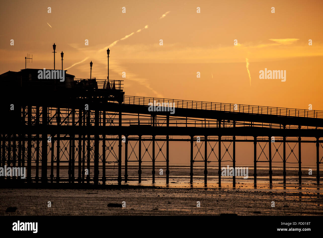 Southend Pier Silhouetted Against Dawn Sky Stock Photo - Alamy