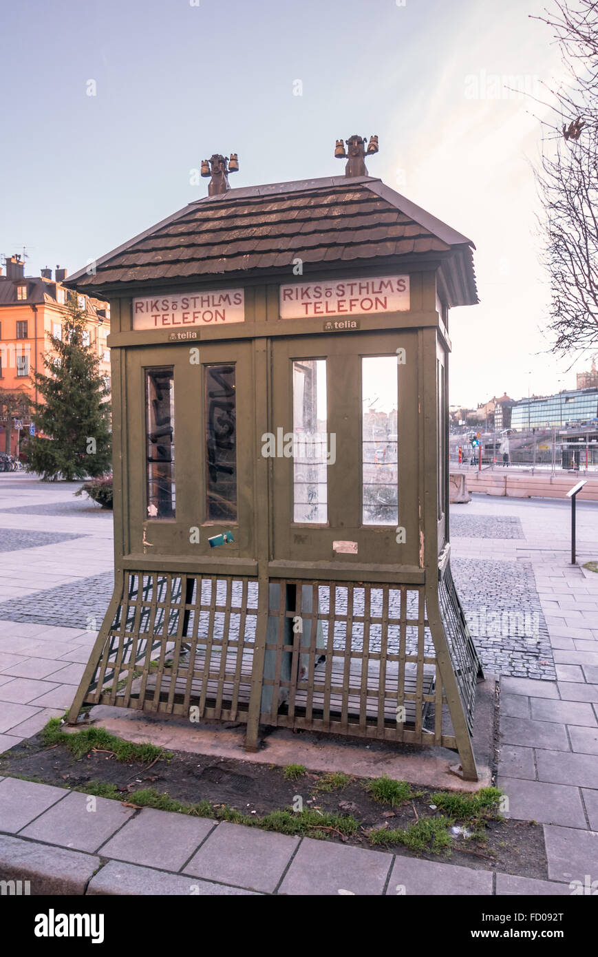 Public street telephone hi-res stock photography and images - Alamy