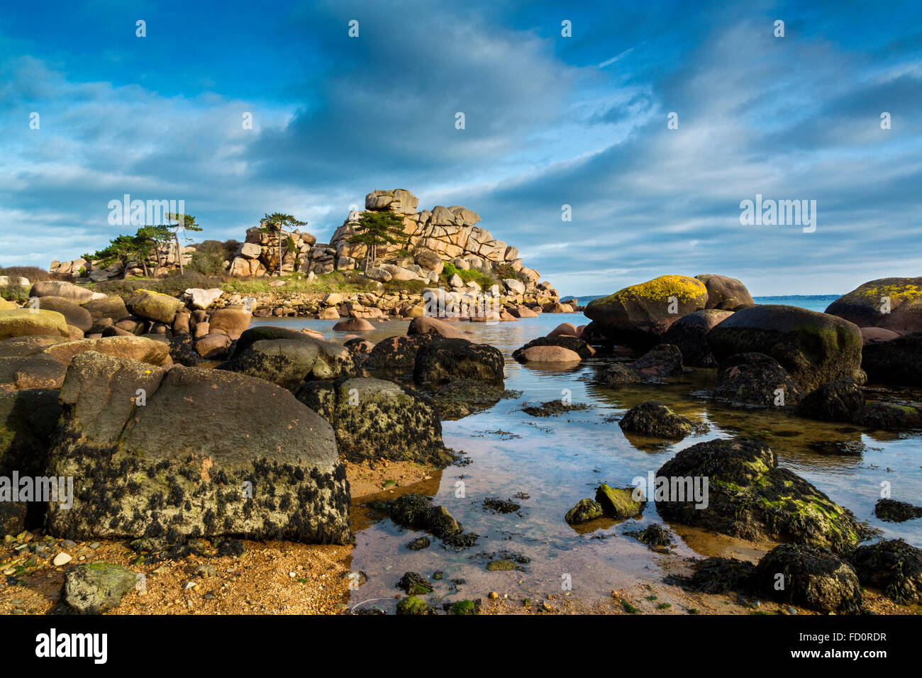 France,Brittany,Cotes d'Armor, the Pink granit coastline at Ploumanach ...