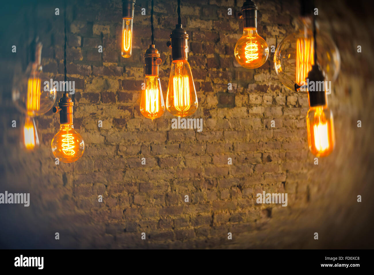 Lightbulbs hi-res stock photography and images - Alamy