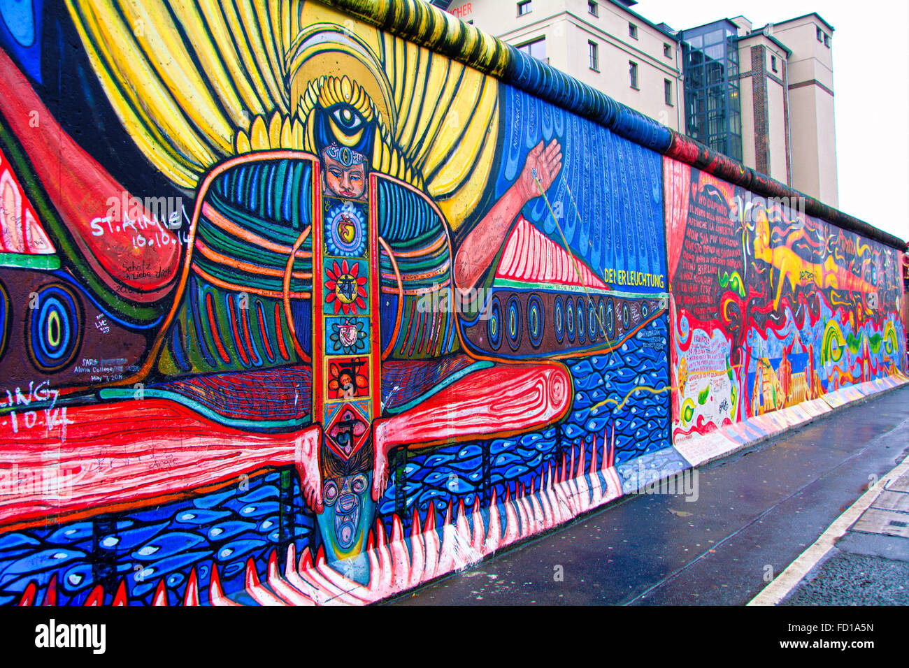 Artwork on the Berlin Wall Stock Photo Alamy
