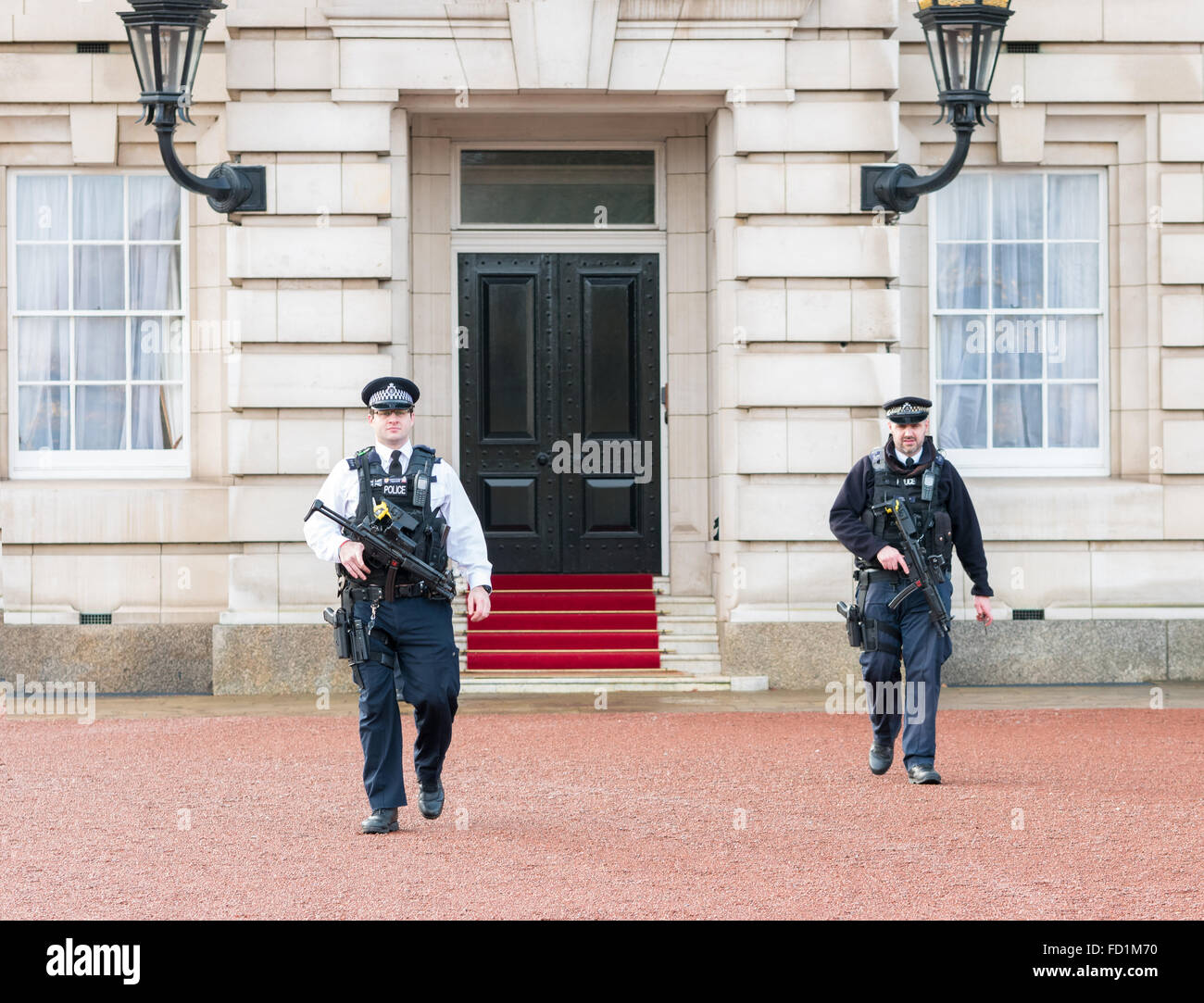 Security at Buckingham palace, London Stock Photo Alamy