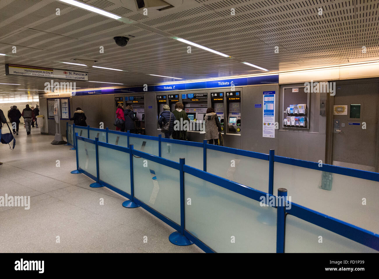 Ticket machines at Kings Cross underground station Stock Photo Alamy