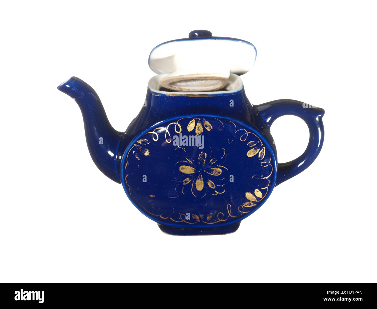 Old teapot hi-res stock photography and images - Alamy