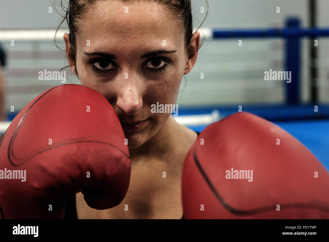 La boxeadora Pilar de la Horadada del club de boxeo La Familia de Alicante (España) Stock Photo