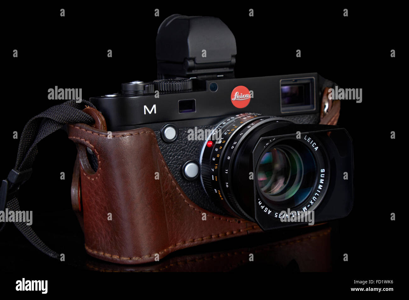 Rangefinder camera. Leica M 240 digital camera Stock Photo - Alamy