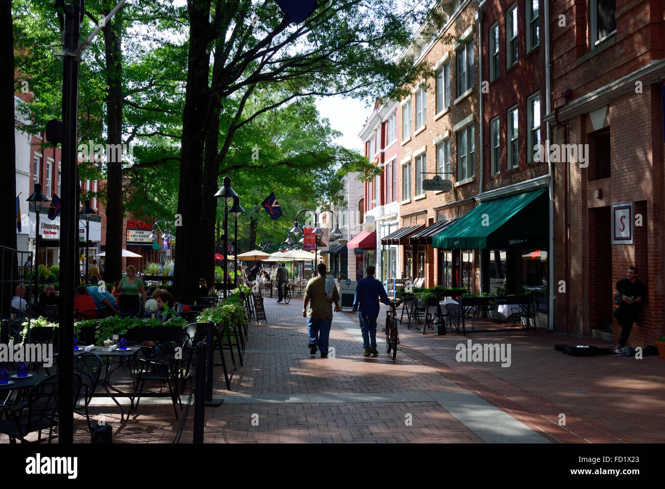 Charlottesville Downtown Mall Christmas Parade 2022 Charlottesville Virginia Downtown High Resolution Stock Photography And  Images - Alamy