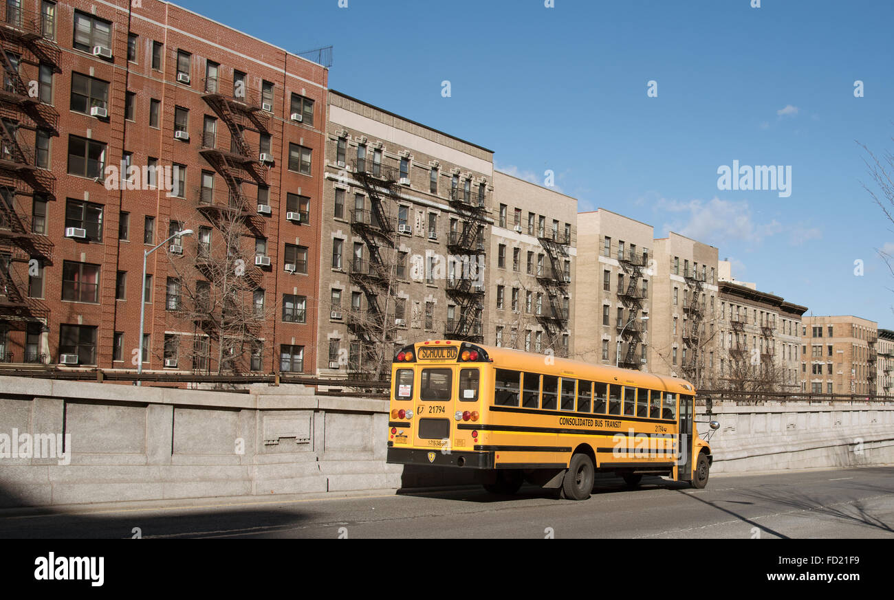 Yellow new york school bus hi-res stock photography and images - Alamy