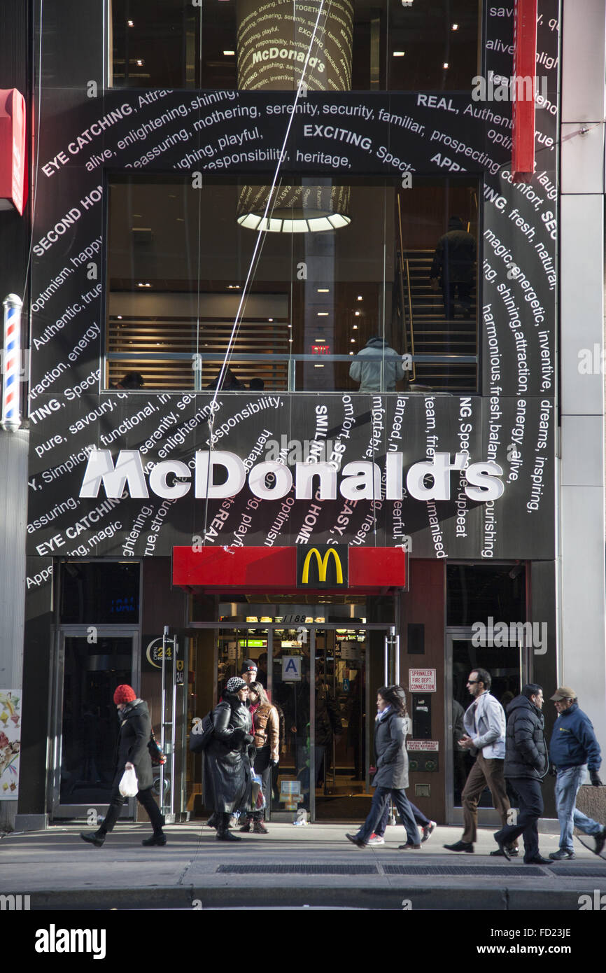 Mcdonalds Storefront High Resolution Stock Photography And Images Alamy Mcdonalds Storefront High Resolution Stock Photography And Images Alamy