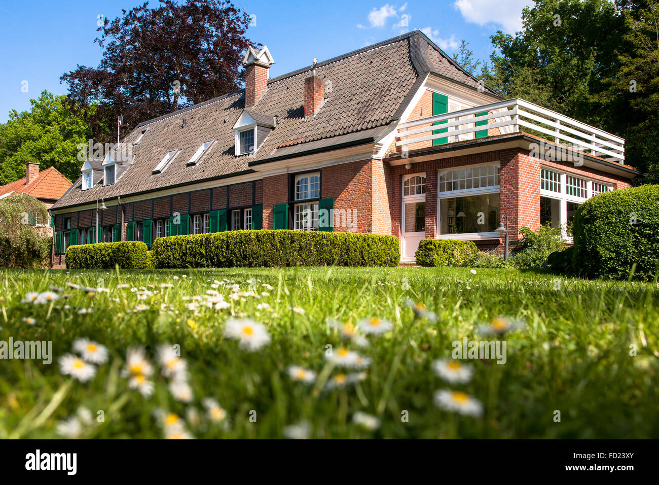 Estate house hires stock photography and images Alamy