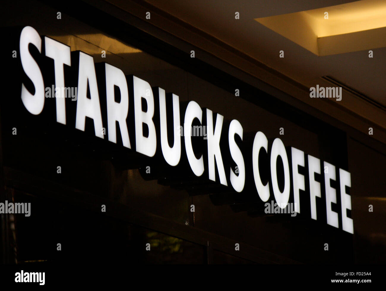 Markenname: 'Starbucks Coffee' , Berlin. Stock Photo