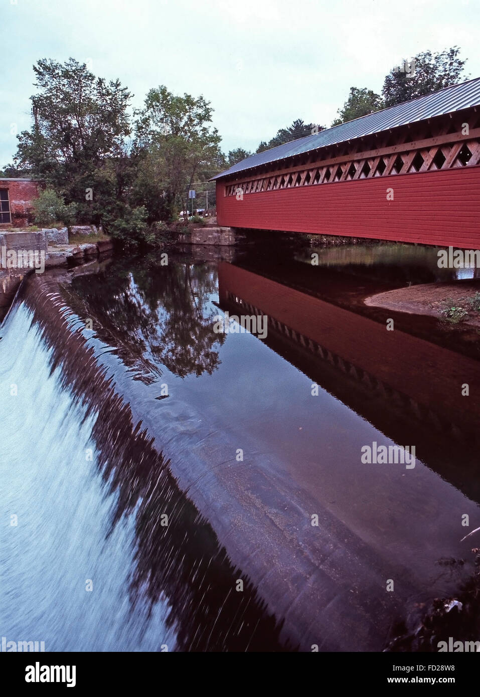 Paper mill bridge hires stock photography and images Alamy