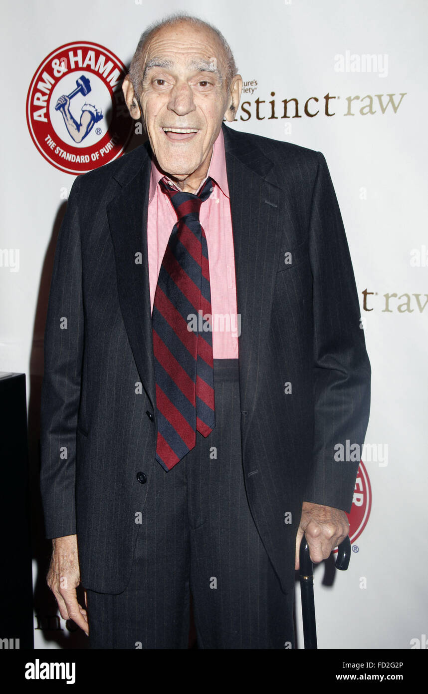 File. 26th Jan, 2016. Actor ABE VIGODA, who played the decrepit ...