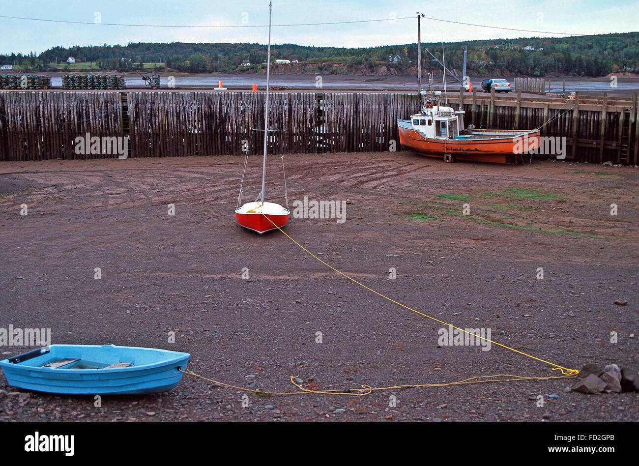 Bay of Fundy tide is out,boats stranded,Parrsboro,Nova Scotia Stock Photo -  Alamy