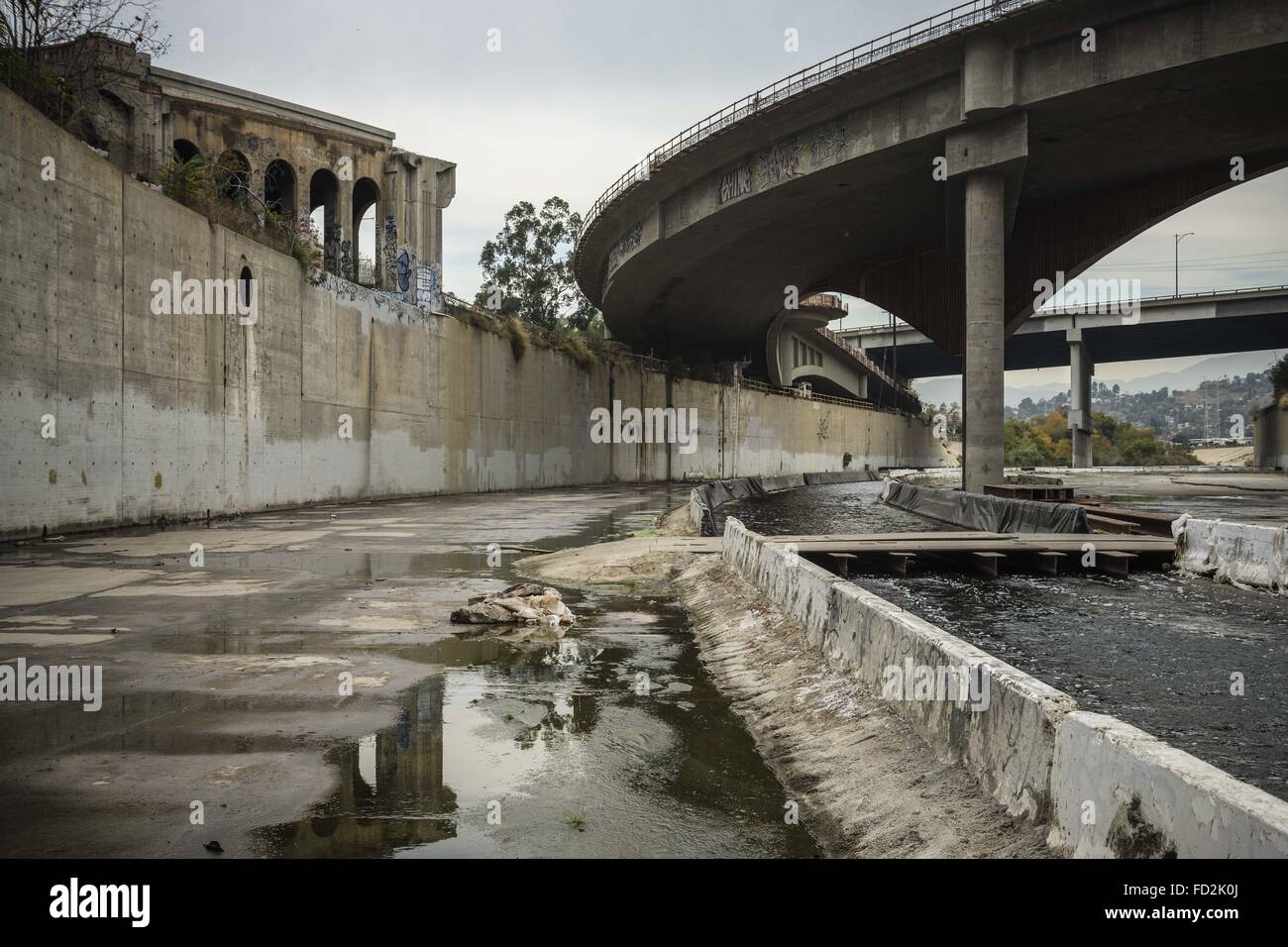 Los angeles river frogtown hi-res stock photography and images - Alamy