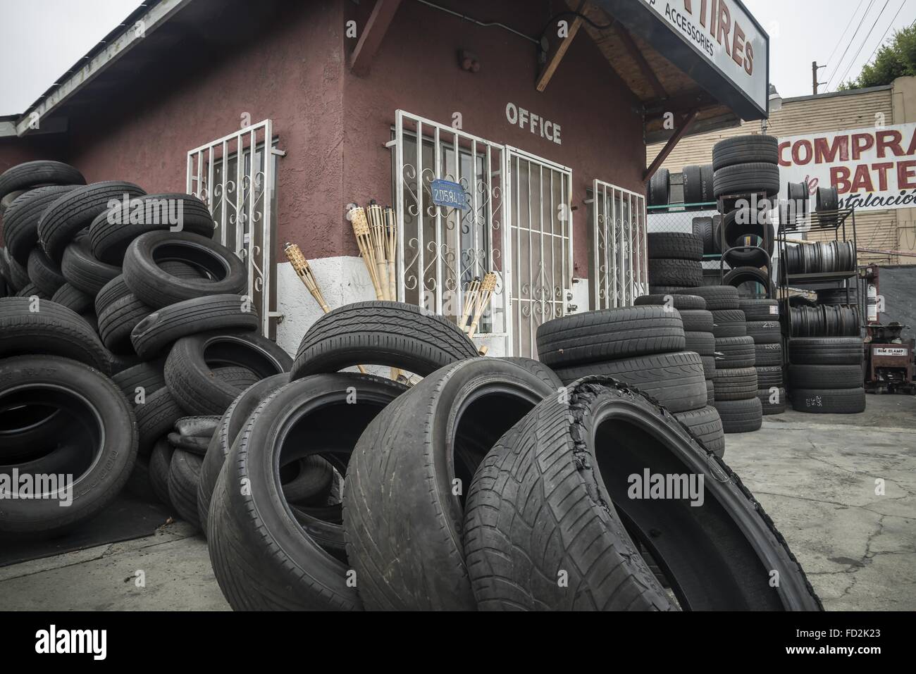 Los Angeles, California, USA. 5th July, 2015. A building buried in used