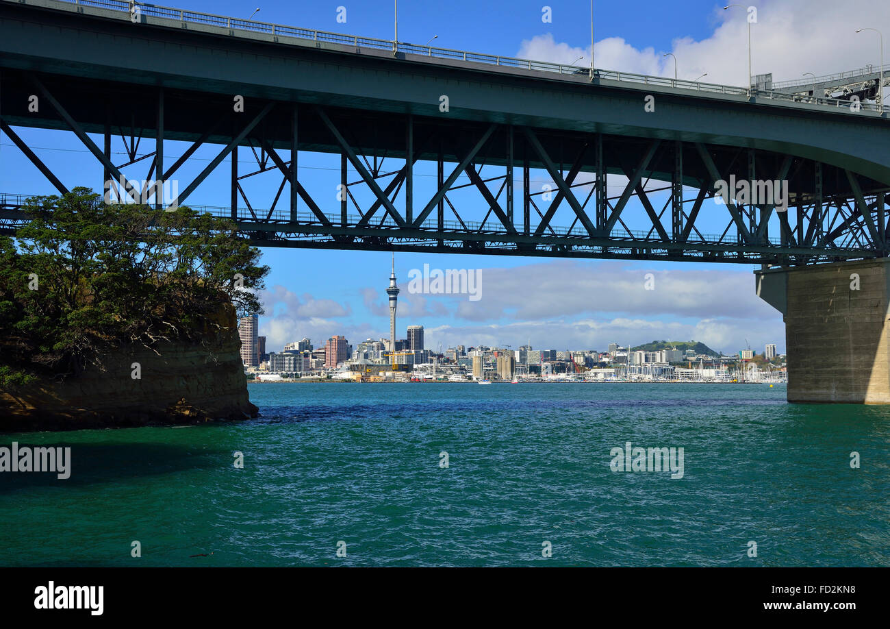 Auckland Harbour Bridge .New Zealand's 2ndlongest road bridge