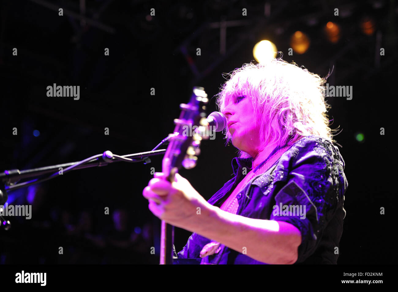 Lucinda williams hi-res stock photography and images - Alamy