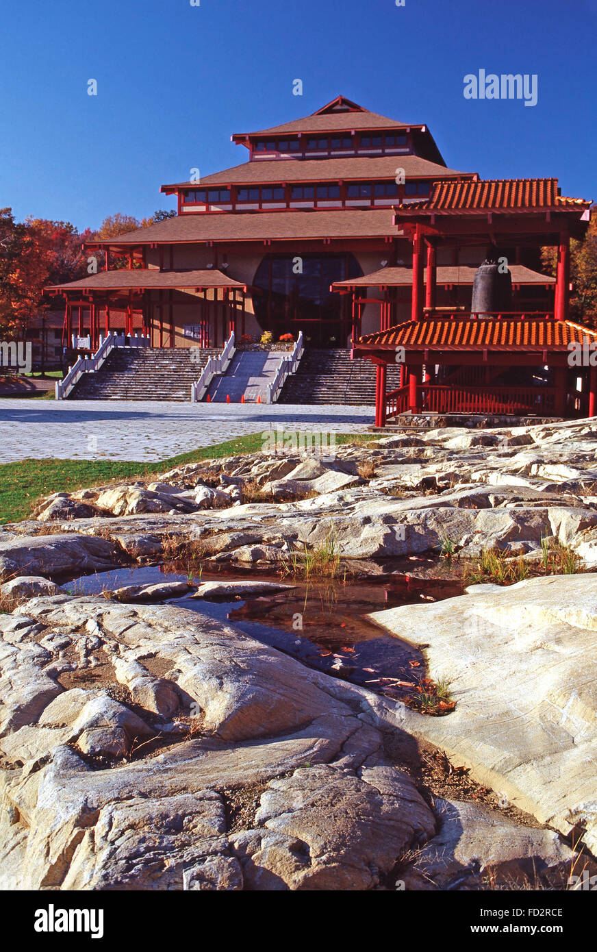 Chuang yen buddhist monastery hires stock photography and images Alamy