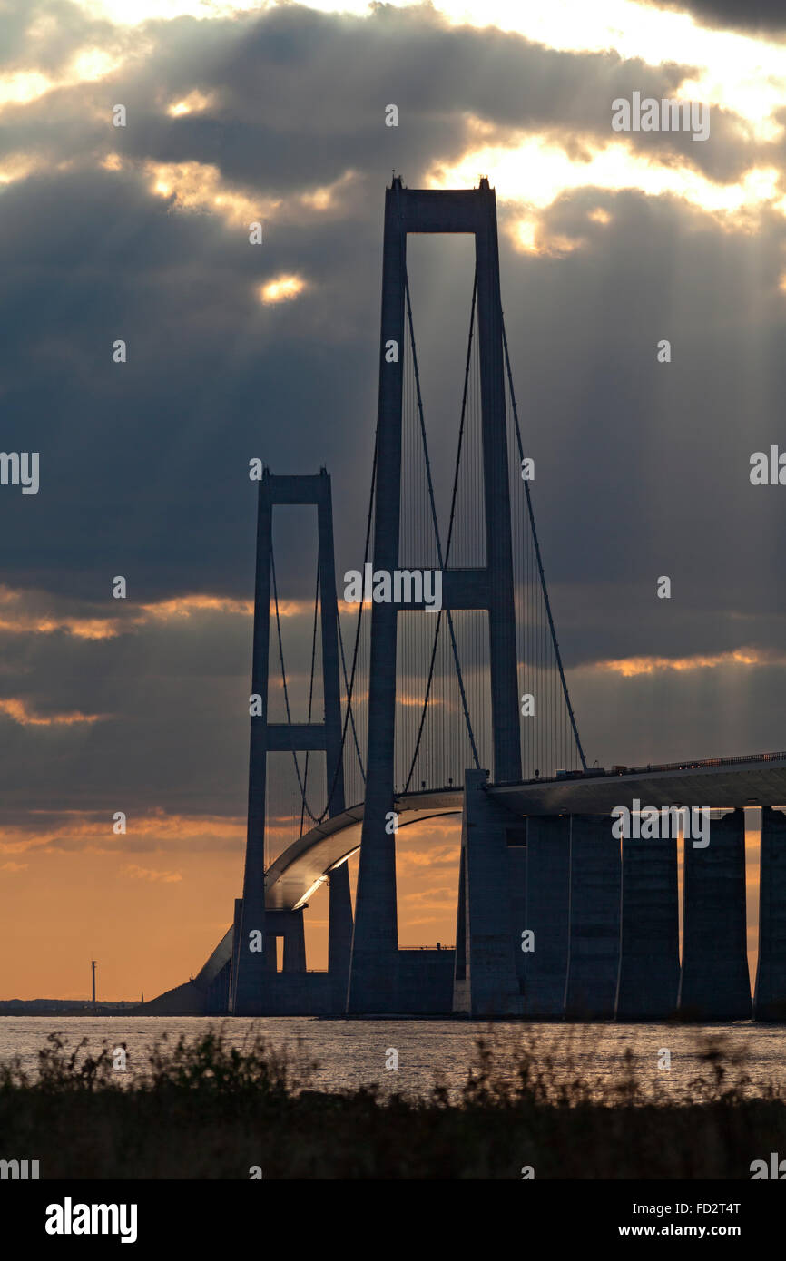 The Storebælt suspension bridge links Zealand to Fynen in Denmark