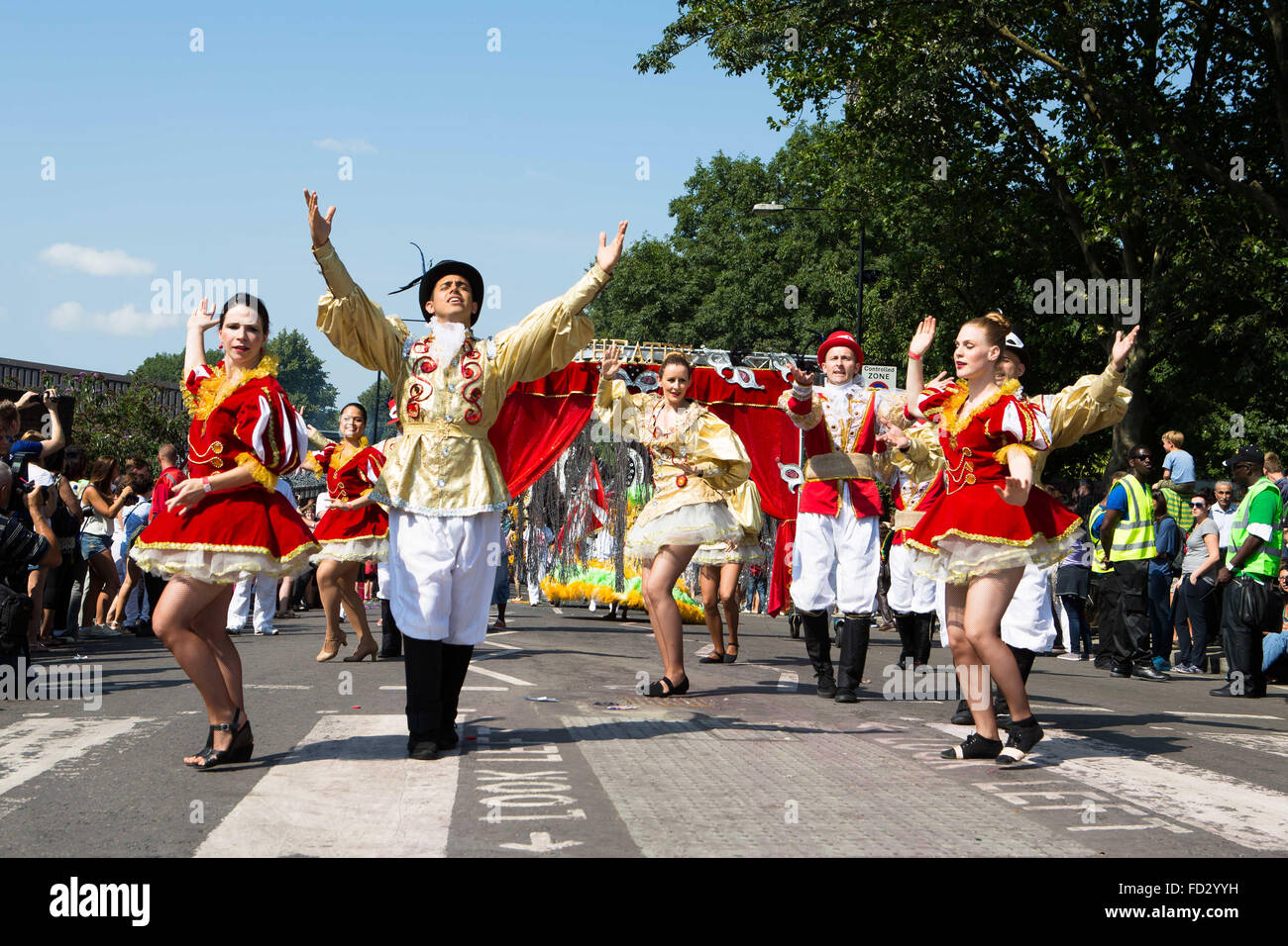 London samba dancers carnival hi-res stock photography and images - Alamy