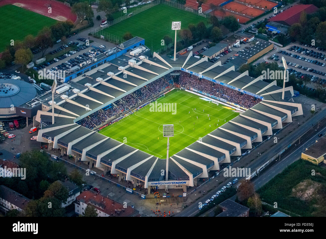 Aerial view, rewirpowerSTADION Bochum VfL Bochum against 1.FC Nürnberg,  Bundesliga stadium, football stadium in Bochum, Night Stock Photo - Alamy