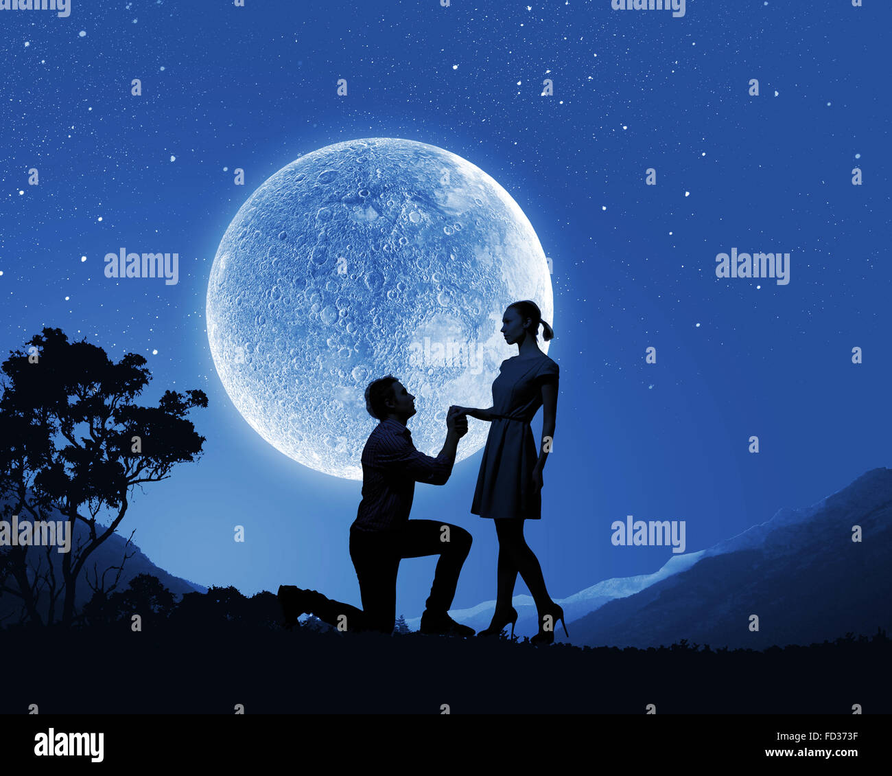 Romantic Date Under Moon Hi Res Stock Photography And Images Alamy