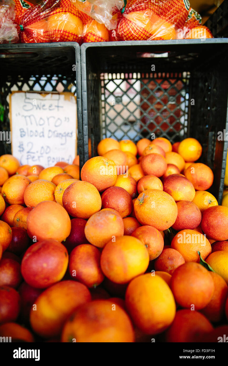 Oranges in crates hi-res stock photography and images - Alamy