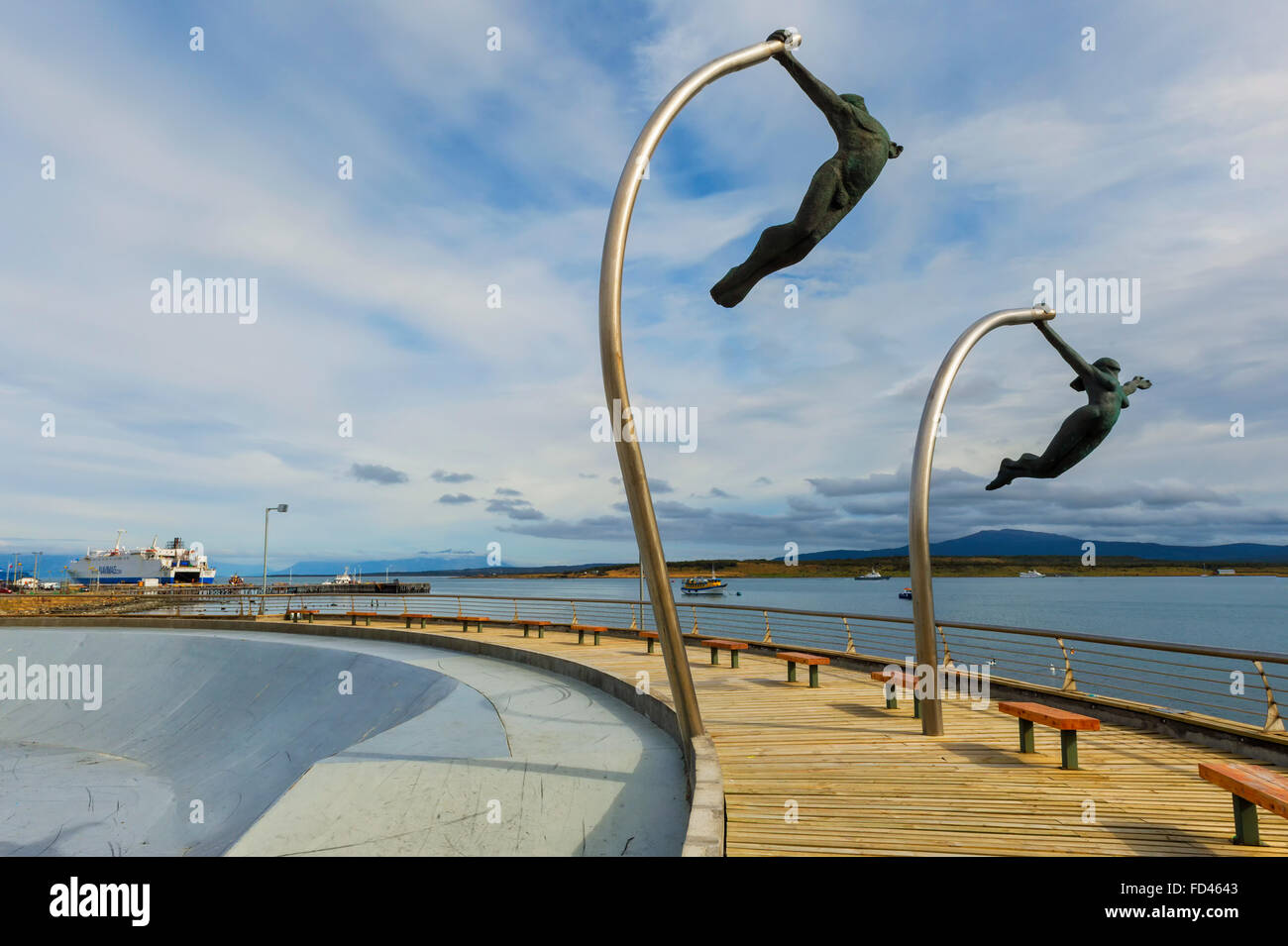 Amor al Viento (Love of the Wind) statue on the waterfront, Chile,  Patagonia, Puerto Natales Stock Photo - Alamy
