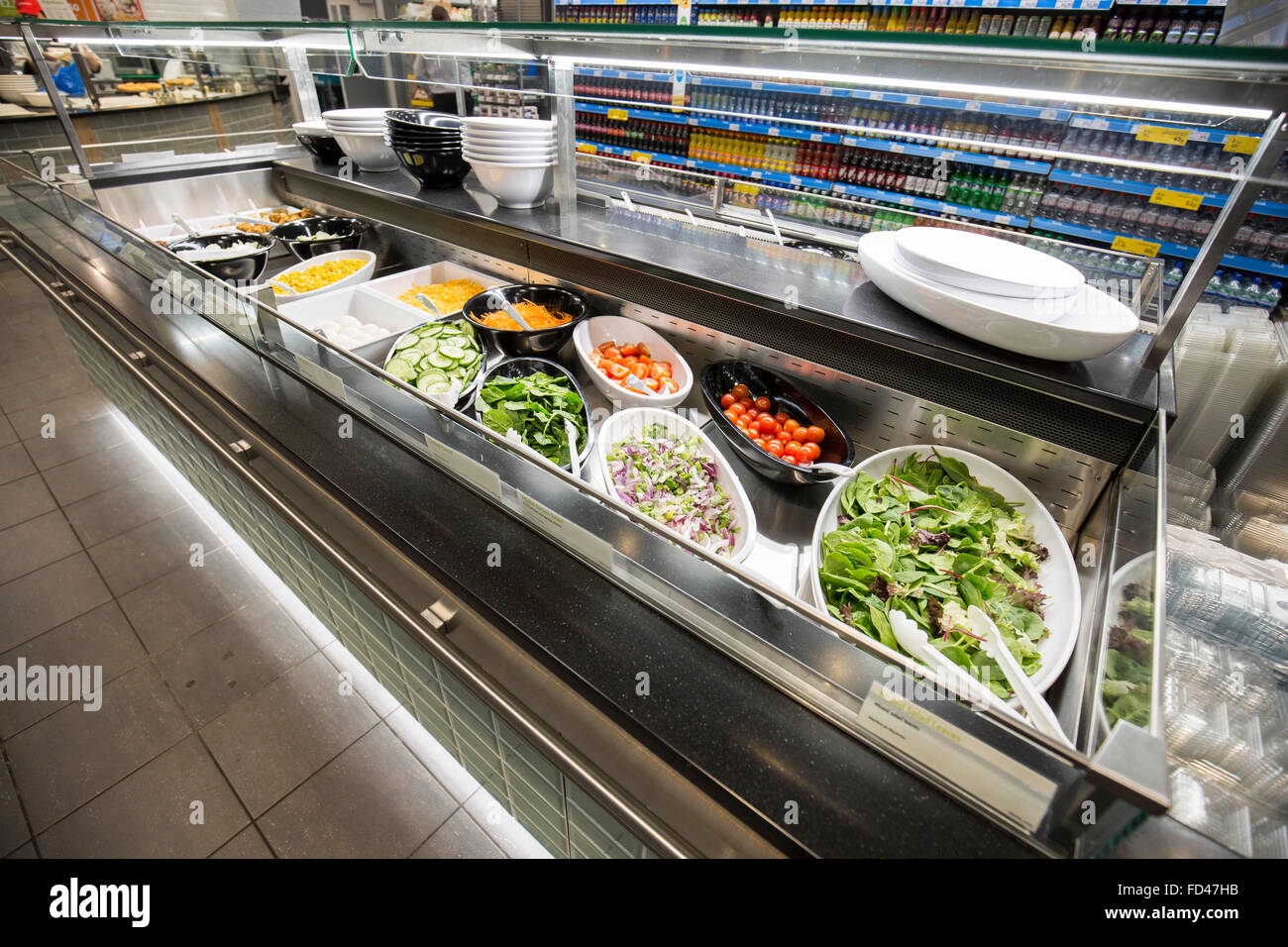 Grocery store salad hi-res stock photography and images - Alamy