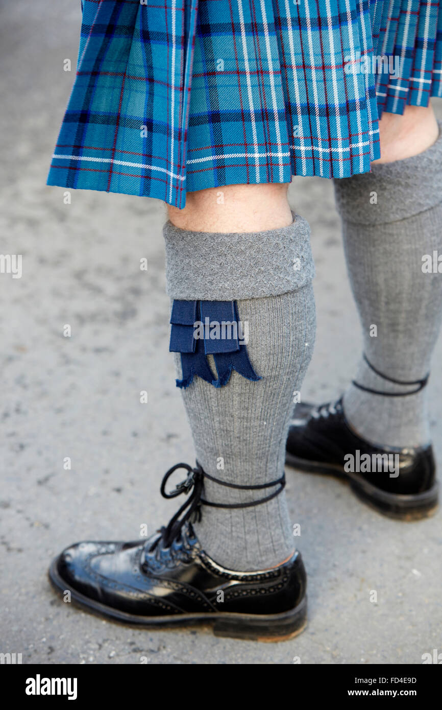 Scottish man wearing kilt hi-res stock photography and images - Alamy