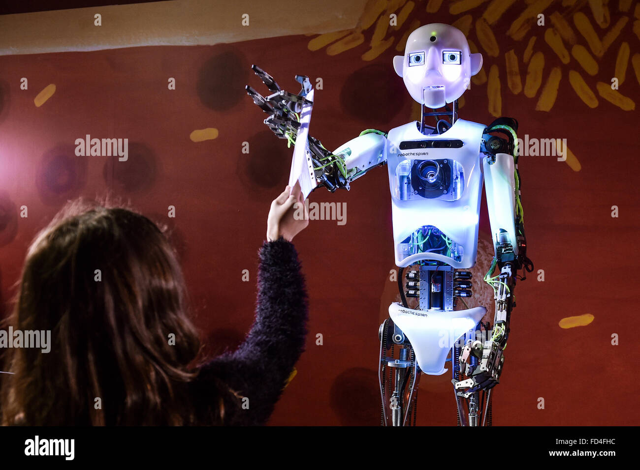 робот арт 21000. роботы партнеры. робот 2050. рободроиды 2050. Partner робот.