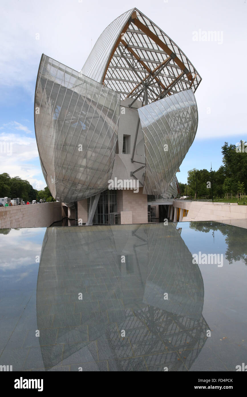 Louis Vuitton Foundation (Fondation Louis-Vuitton). Art Museum.   Architect : Frank Gehry. Stock Photo